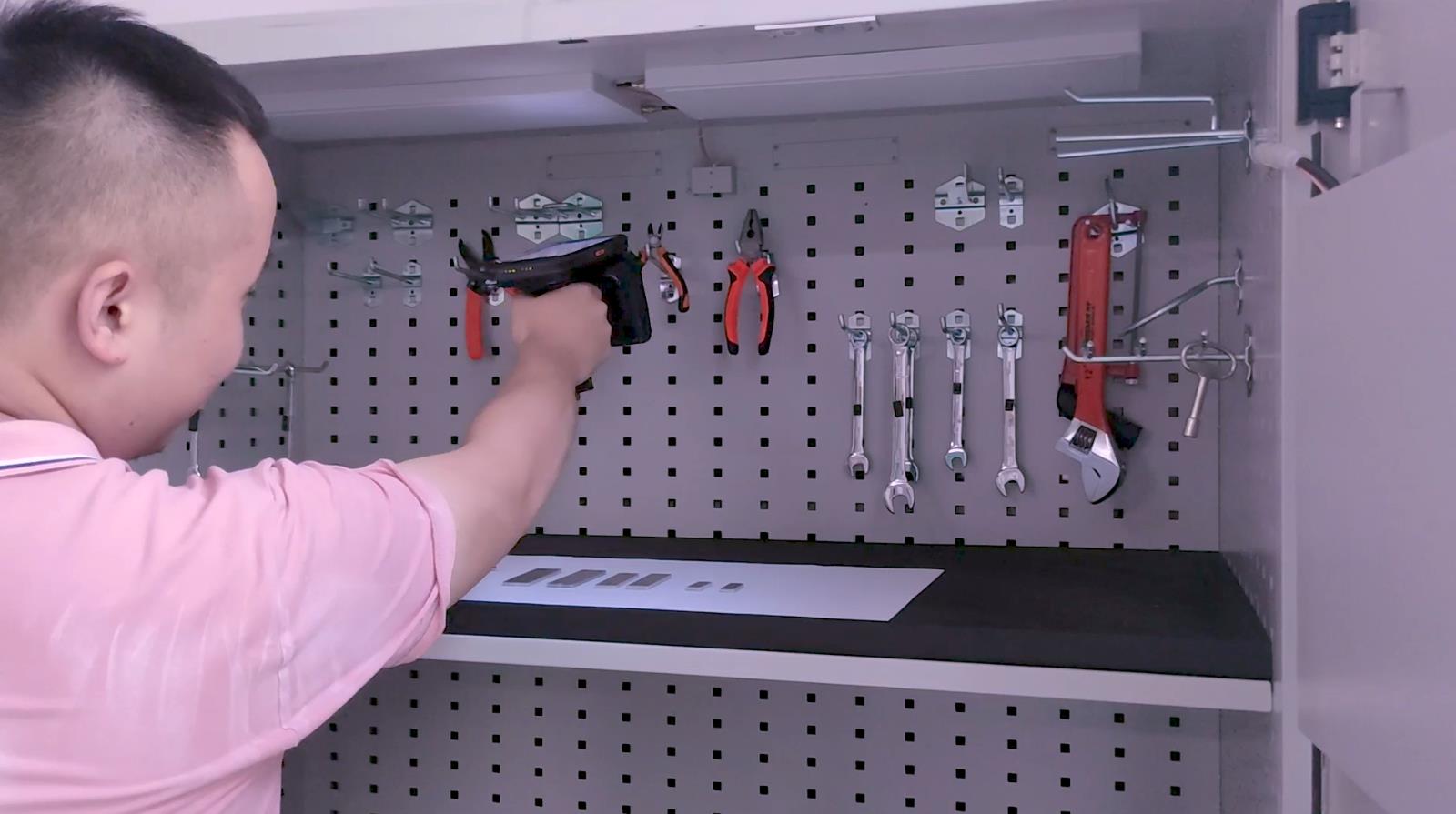 RFID抗金属工具管理标签.jpg